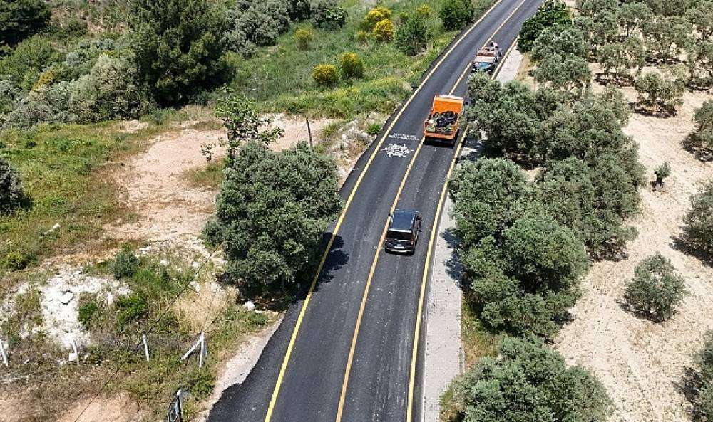 Aydın Büyükşehir Belediyesi, kente yeni yollar kazandırmak ve mevcut yolları yenilemek için çalışmalarına hız kesmeden devam ediyor