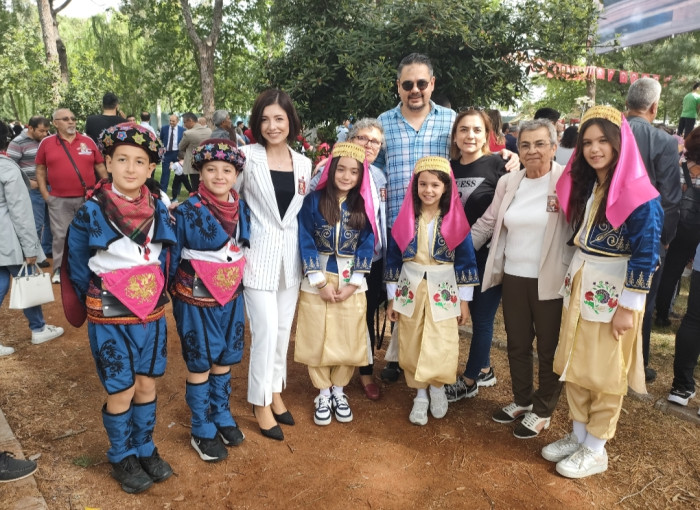 CHP Nazilli İlçe Başkanı Aslıhan Ökmen çocukların bayramını kutladı