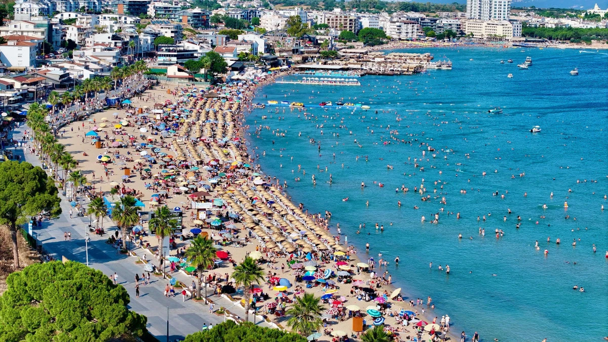 Didim’de bayram yoğunluğu: Sahiller doldu taştı