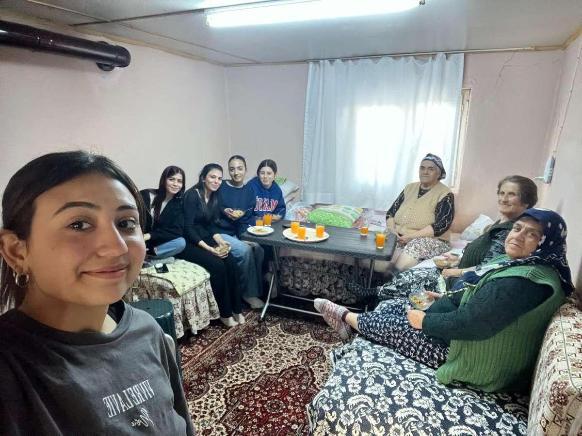 Sultanhisar'da üniversite öğrencileri gönüllere dokunuyor